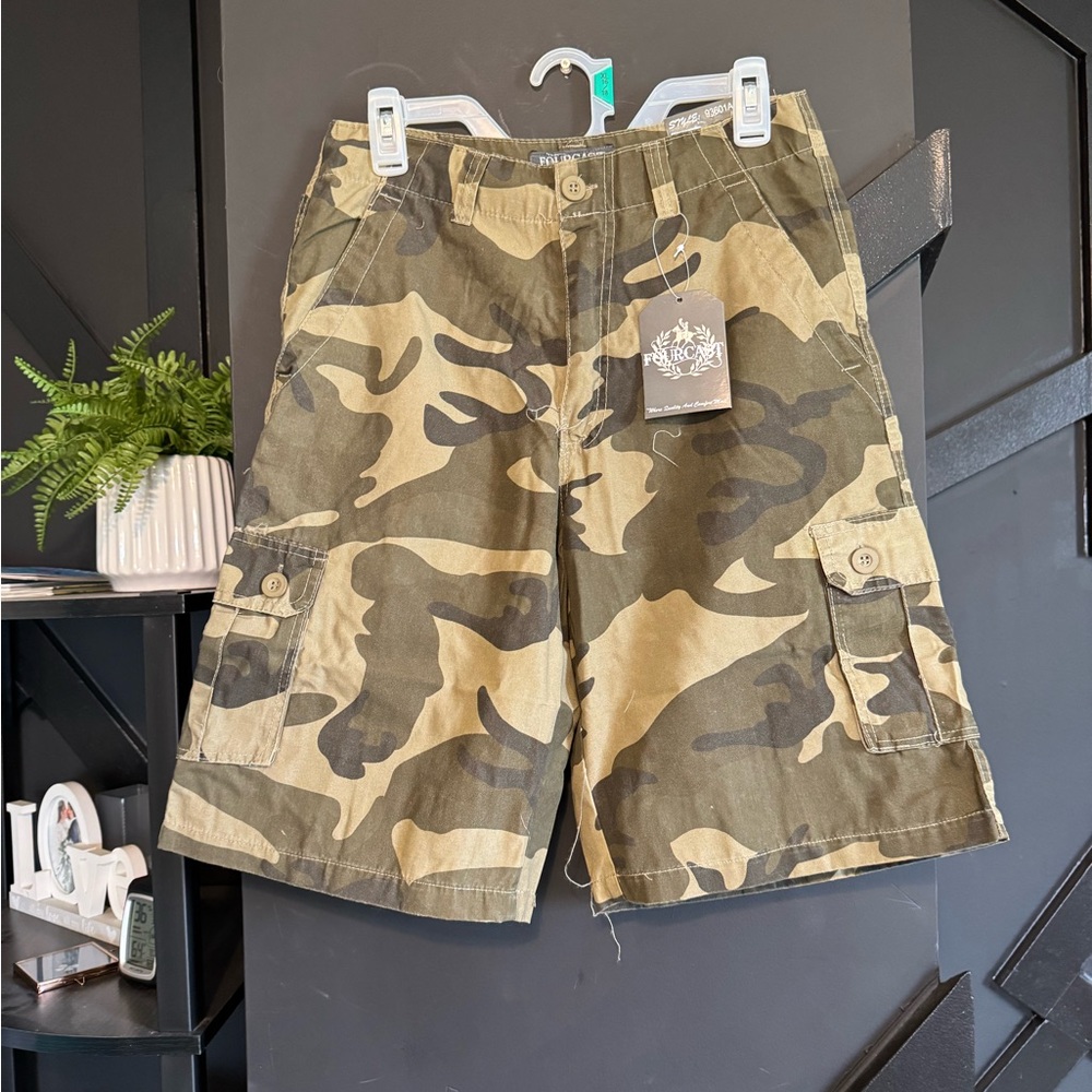 Fourcast Army Camouflage Cargo Shorts Men’s Size 30 NWT